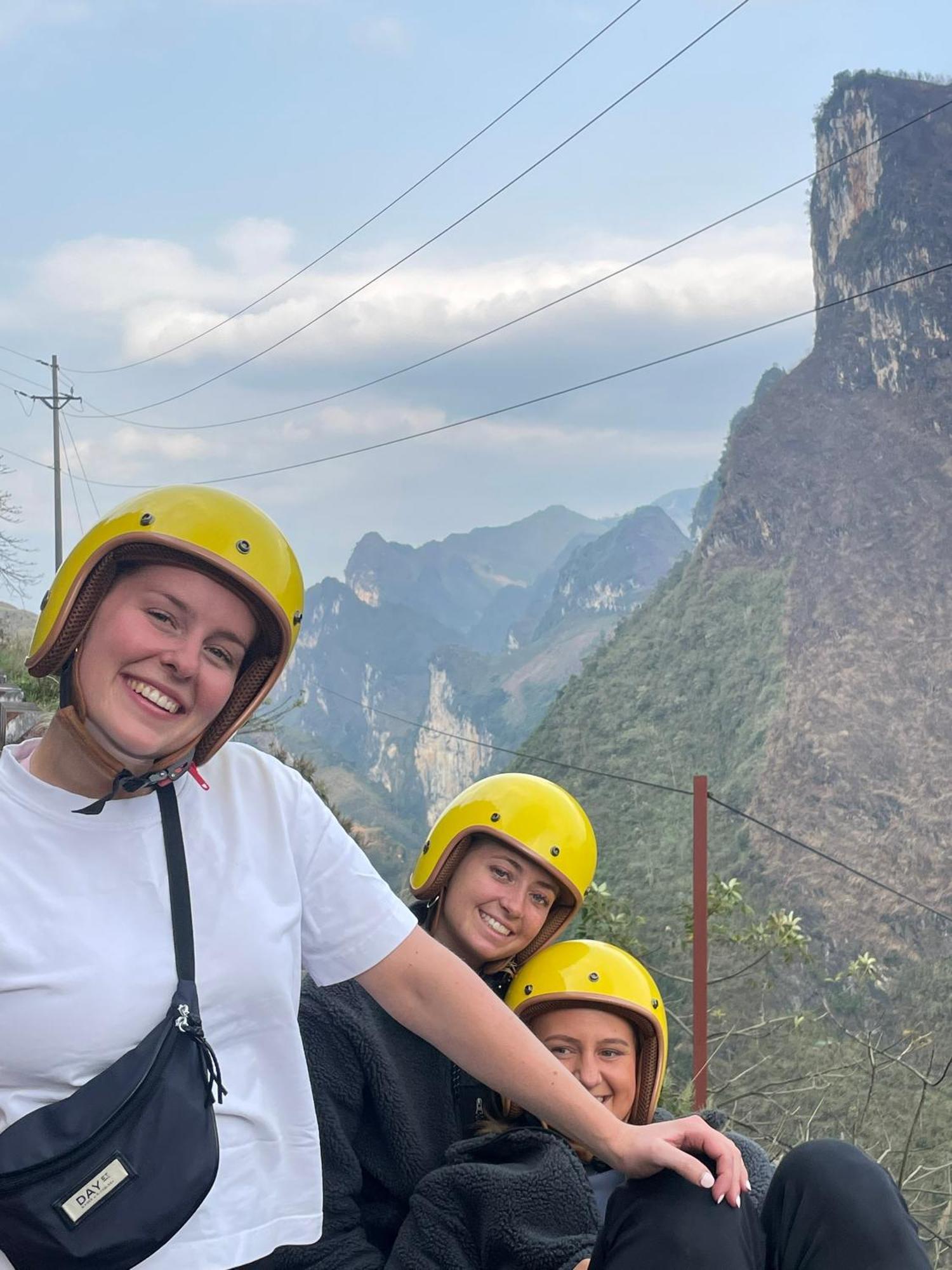 Strawberry House , Tour & Motorbikes Rentel Bed and Breakfast Ha Giang Εξωτερικό φωτογραφία