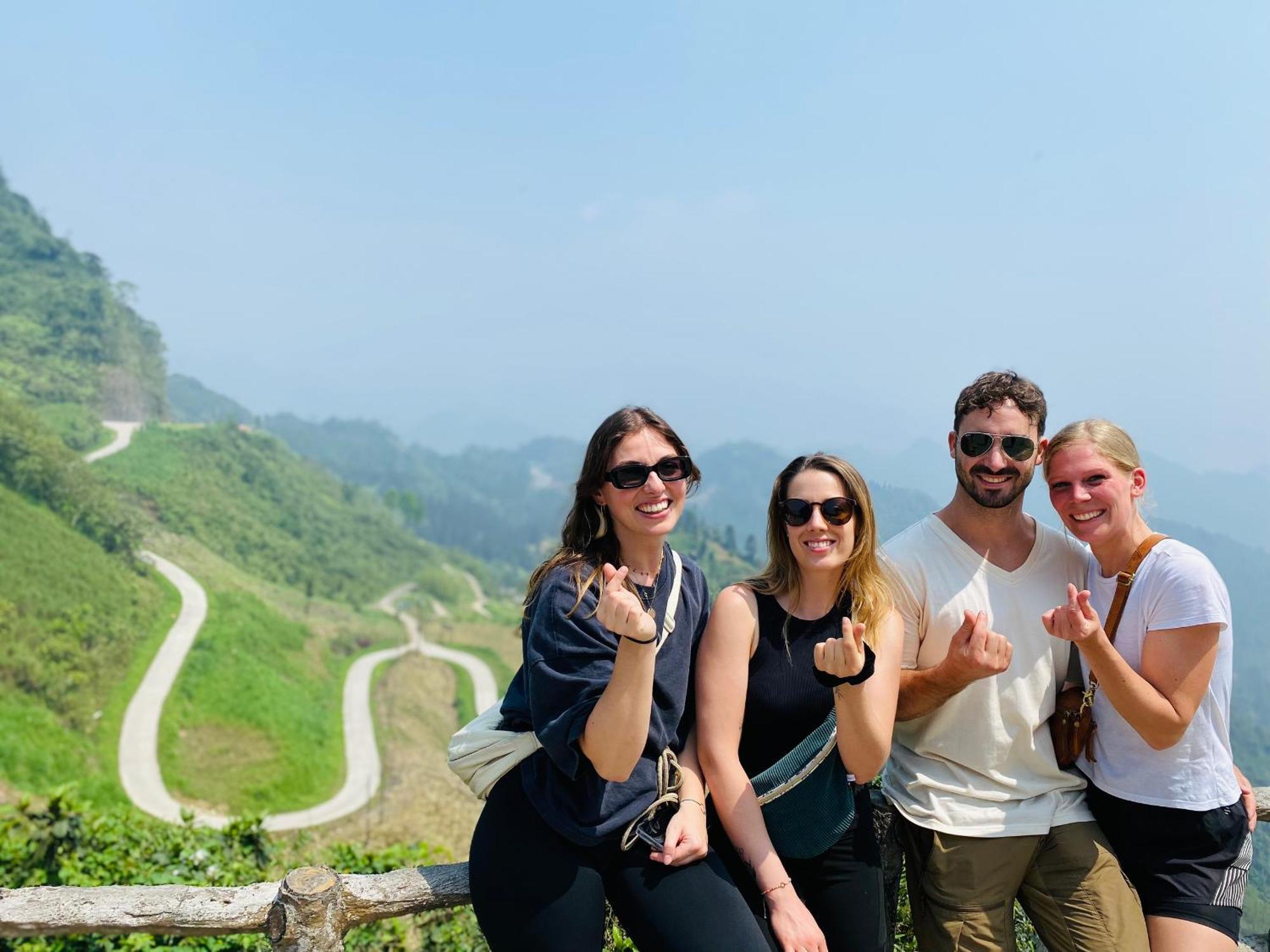 Strawberry House , Tour & Motorbikes Rentel Bed and Breakfast Ha Giang Εξωτερικό φωτογραφία