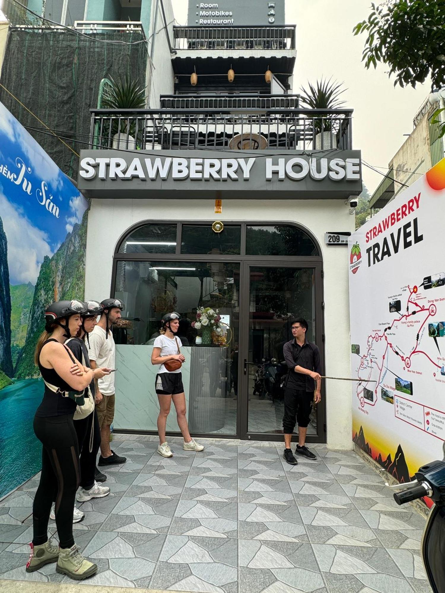 Strawberry House , Tour & Motorbikes Rentel Bed and Breakfast Ha Giang Εξωτερικό φωτογραφία