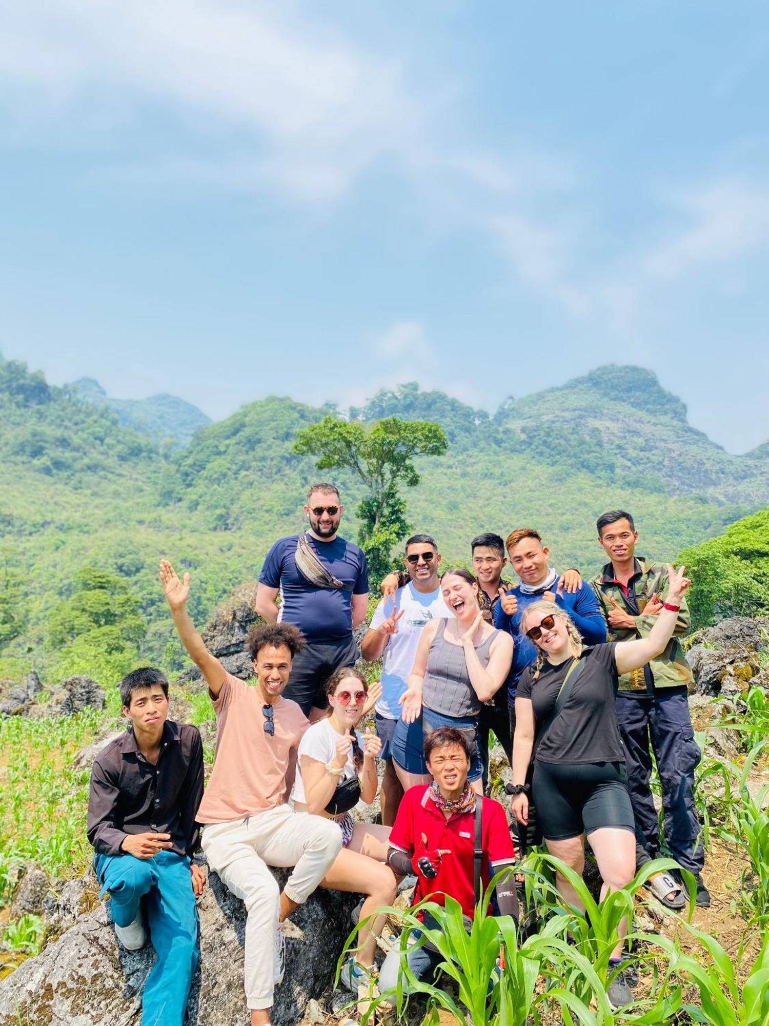 Strawberry House , Tour & Motorbikes Rentel Bed and Breakfast Ha Giang Εξωτερικό φωτογραφία