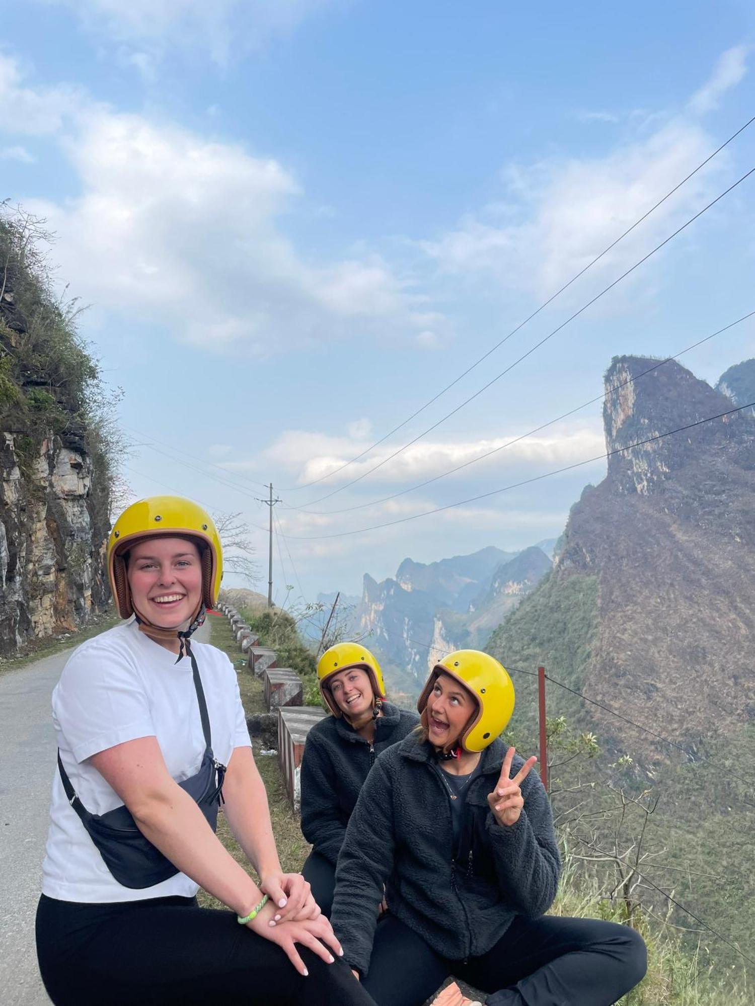 Strawberry House , Tour & Motorbikes Rentel Bed and Breakfast Ha Giang Εξωτερικό φωτογραφία