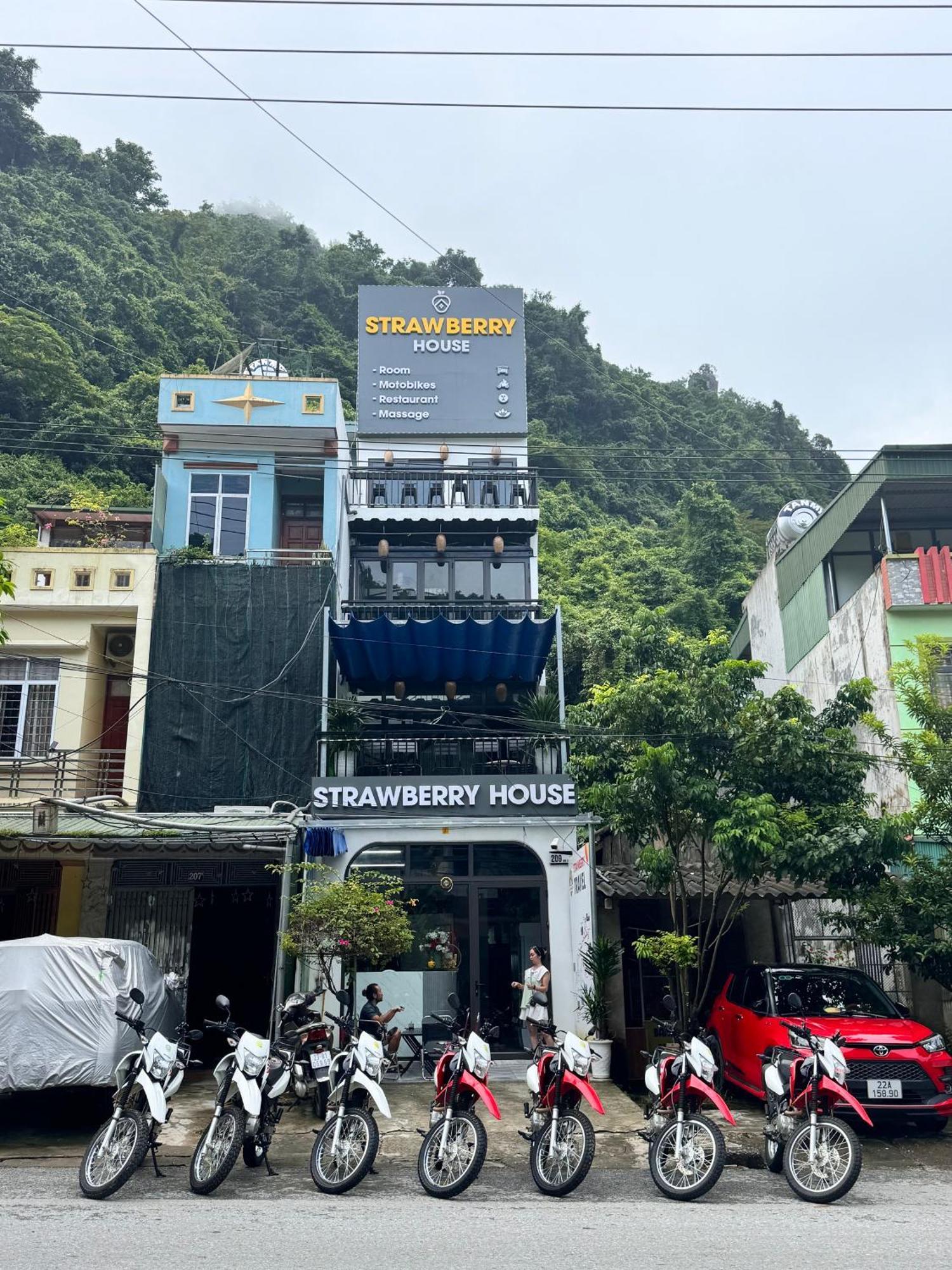 Strawberry House , Tour & Motorbikes Rentel Bed and Breakfast Ha Giang Εξωτερικό φωτογραφία