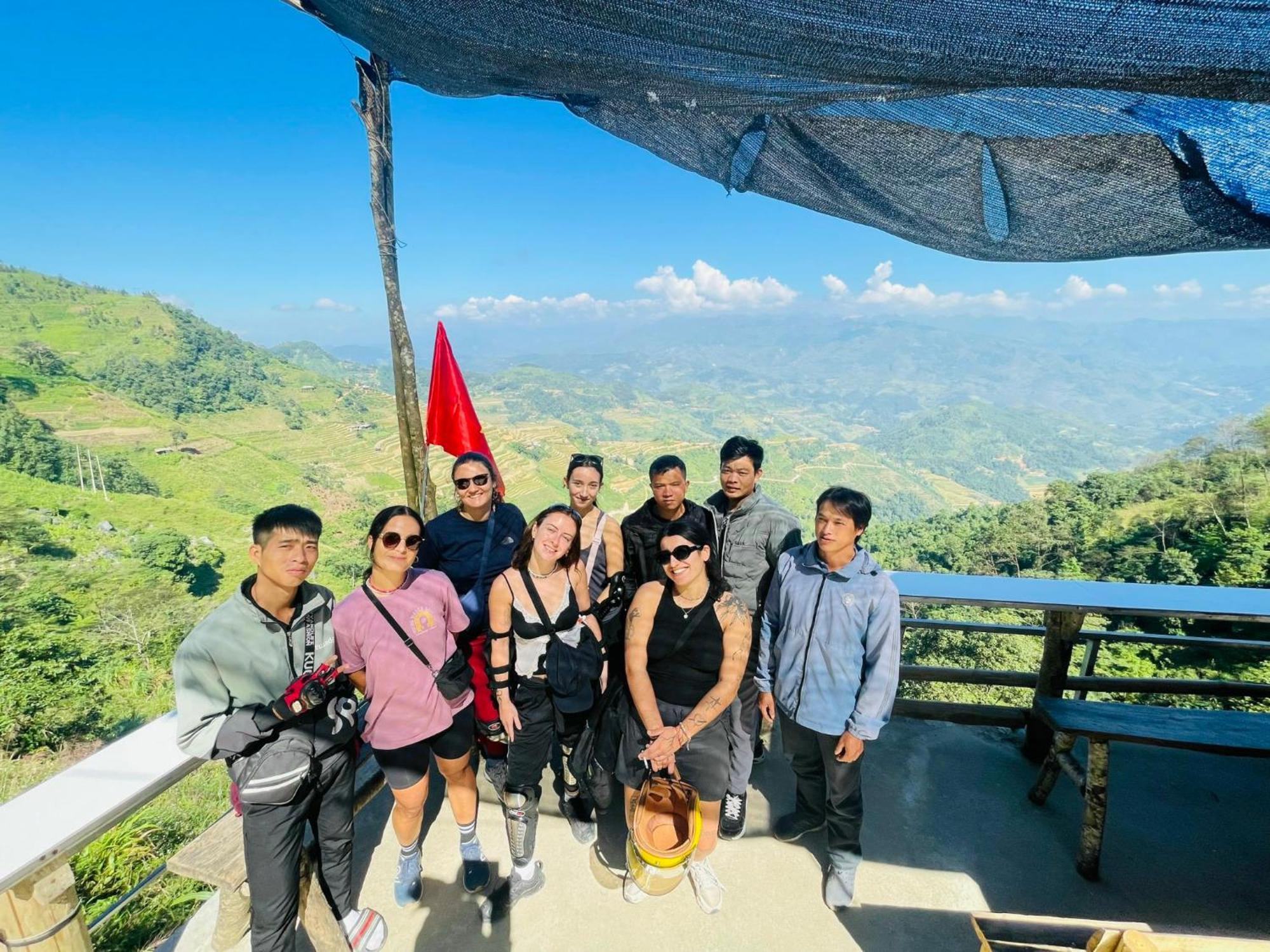 Strawberry House , Tour & Motorbikes Rentel Bed and Breakfast Ha Giang Εξωτερικό φωτογραφία