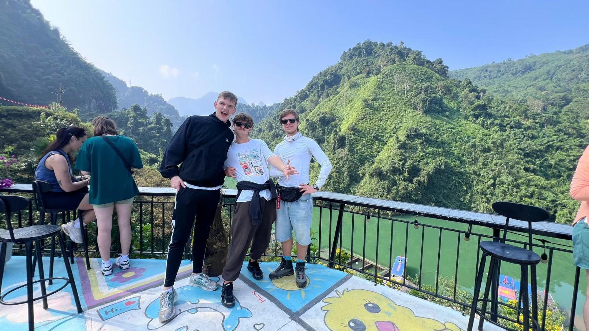 Strawberry House , Tour & Motorbikes Rentel Bed and Breakfast Ha Giang Εξωτερικό φωτογραφία