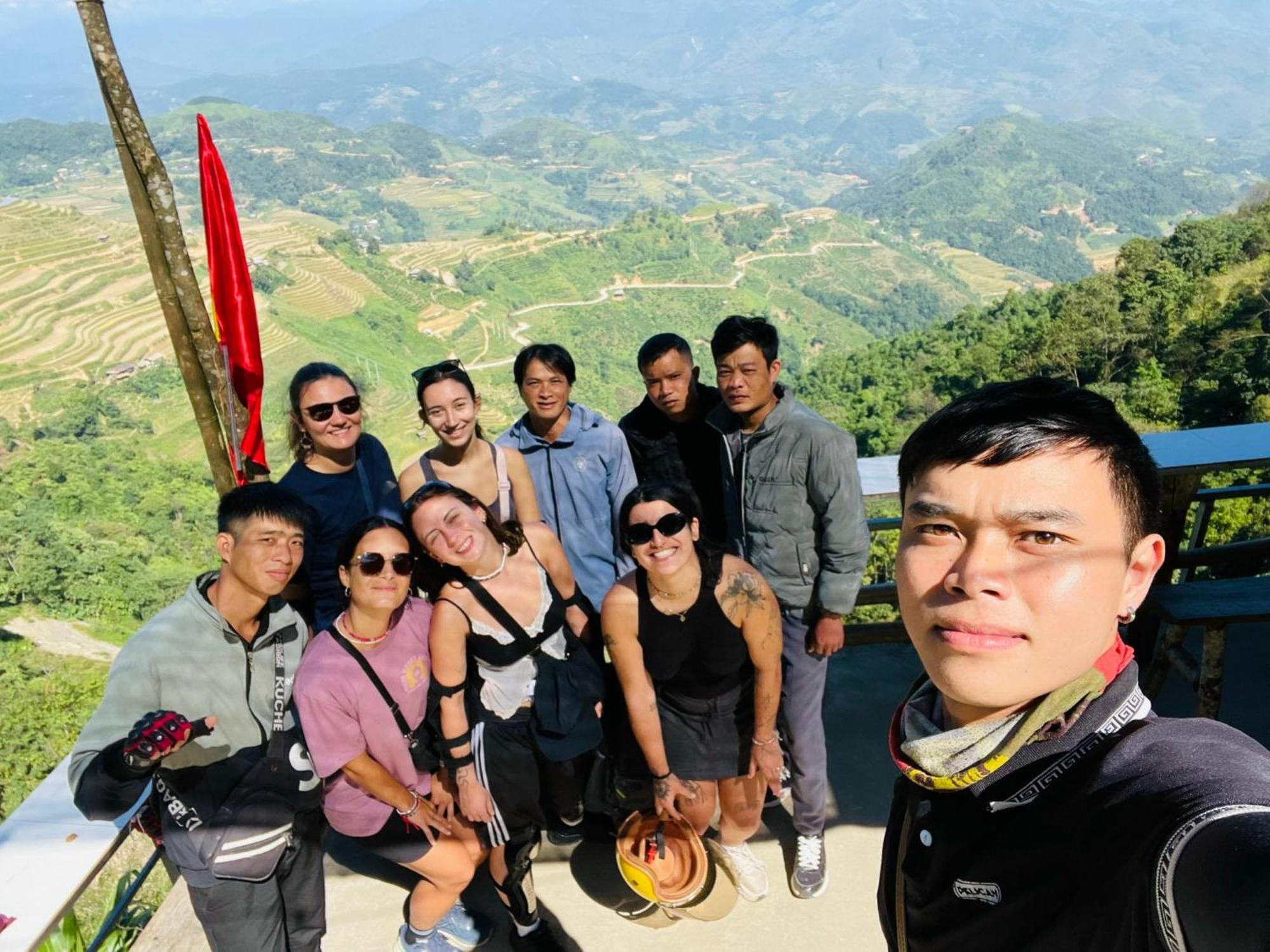 Strawberry House , Tour & Motorbikes Rentel Bed and Breakfast Ha Giang Εξωτερικό φωτογραφία